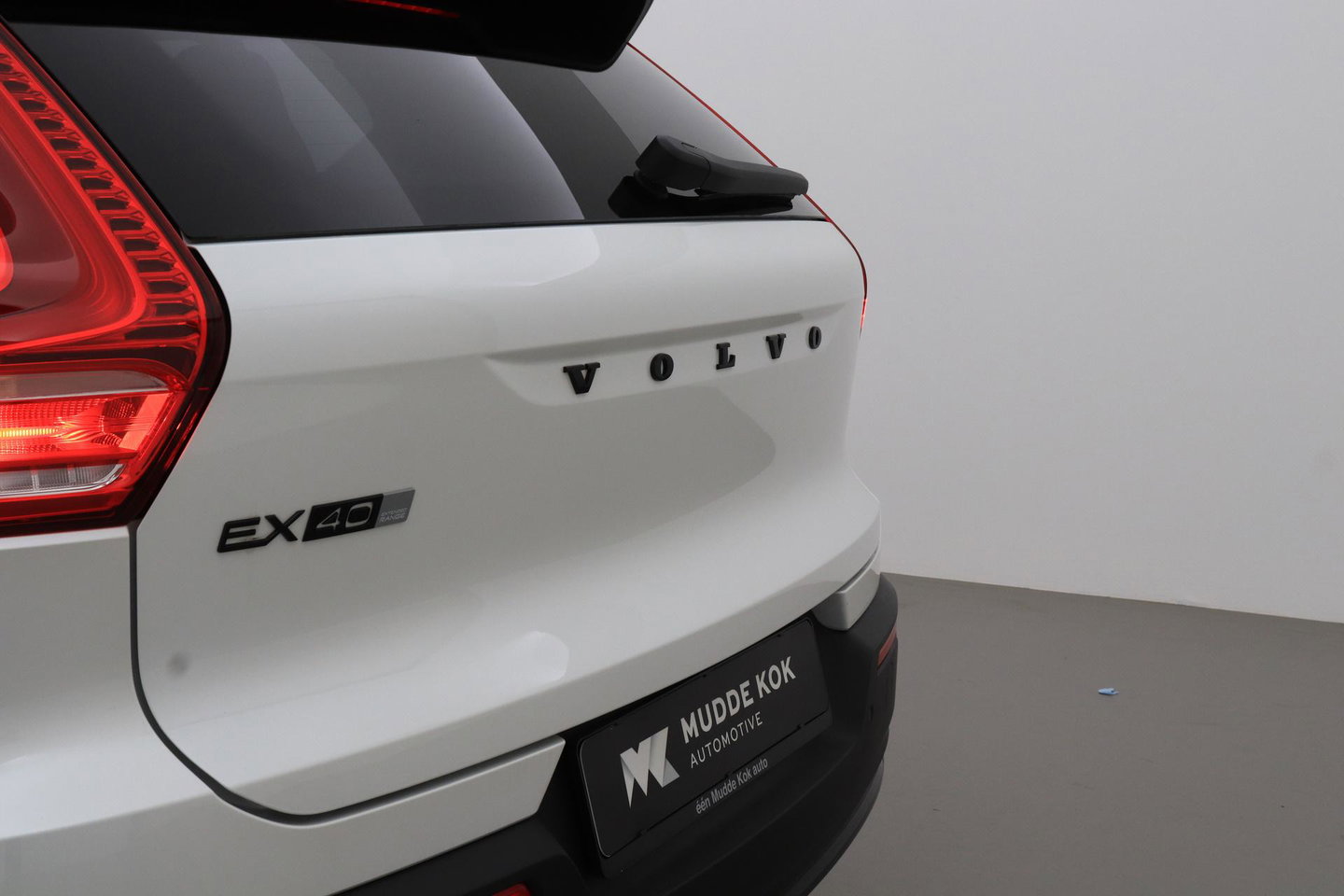 Volvo EX40 Extended Range Plus Black Edition 82 kWh | ACC | Harman/Kardon | 360° Camera | Stoel+Stuurverwarming | BLIS | 20 Inch