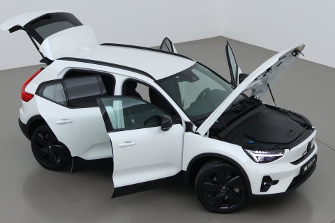 Volvo EX40 Extended Range Plus Black Edition 82 kWh | ACC | Harman/Kardon | 360° Camera | Stoel+Stuurverwarming | BLIS | 20 Inch