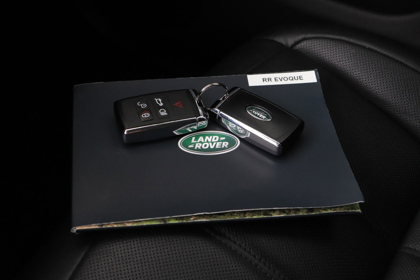 Land Rover Range Rover Evoque 1.5 P300e AWD R-Dynamic SE | Stoel+Stuurverwarming | Camera | 20 Inch | Getint Glas | Keyless