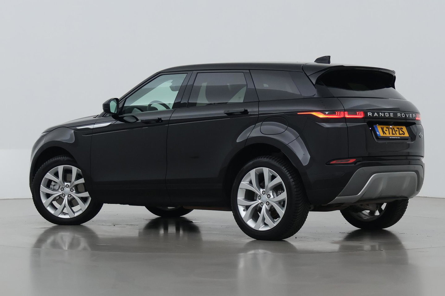 Land Rover Range Rover Evoque 1.5 P300e AWD R-Dynamic SE | Stoel+Stuurverwarming | Camera | 20 Inch | Getint Glas | Keyless