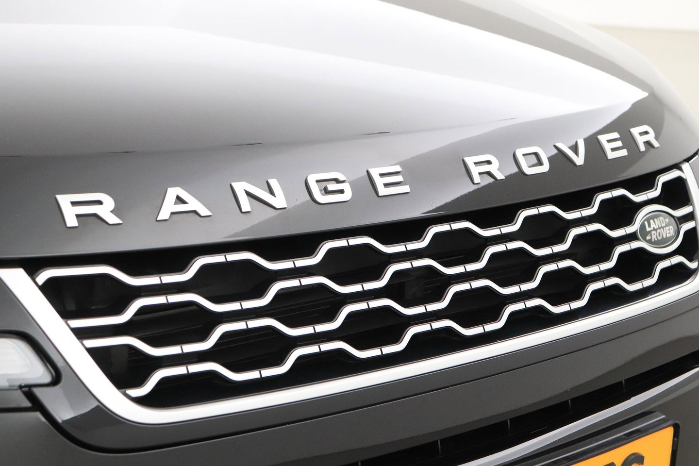 Land Rover Range Rover Evoque 1.5 P300e AWD R-Dynamic SE | Stoel+Stuurverwarming | Camera | 20 Inch | Getint Glas | Keyless