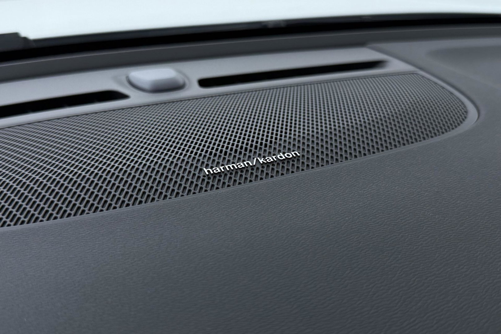 Volvo EX40 Single Motor Extended Range Plus Black Ed. 82 kWh | ACC | Panoramadak | 360° Camera | Harman/Kardon | BLIS | 20 Inch