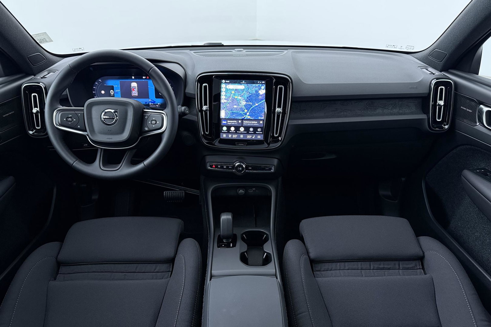 Volvo EX40 Single Motor Extended Range Plus Black Ed. 82 kWh | ACC | Panoramadak | 360° Camera | Harman/Kardon | BLIS | 20 Inch