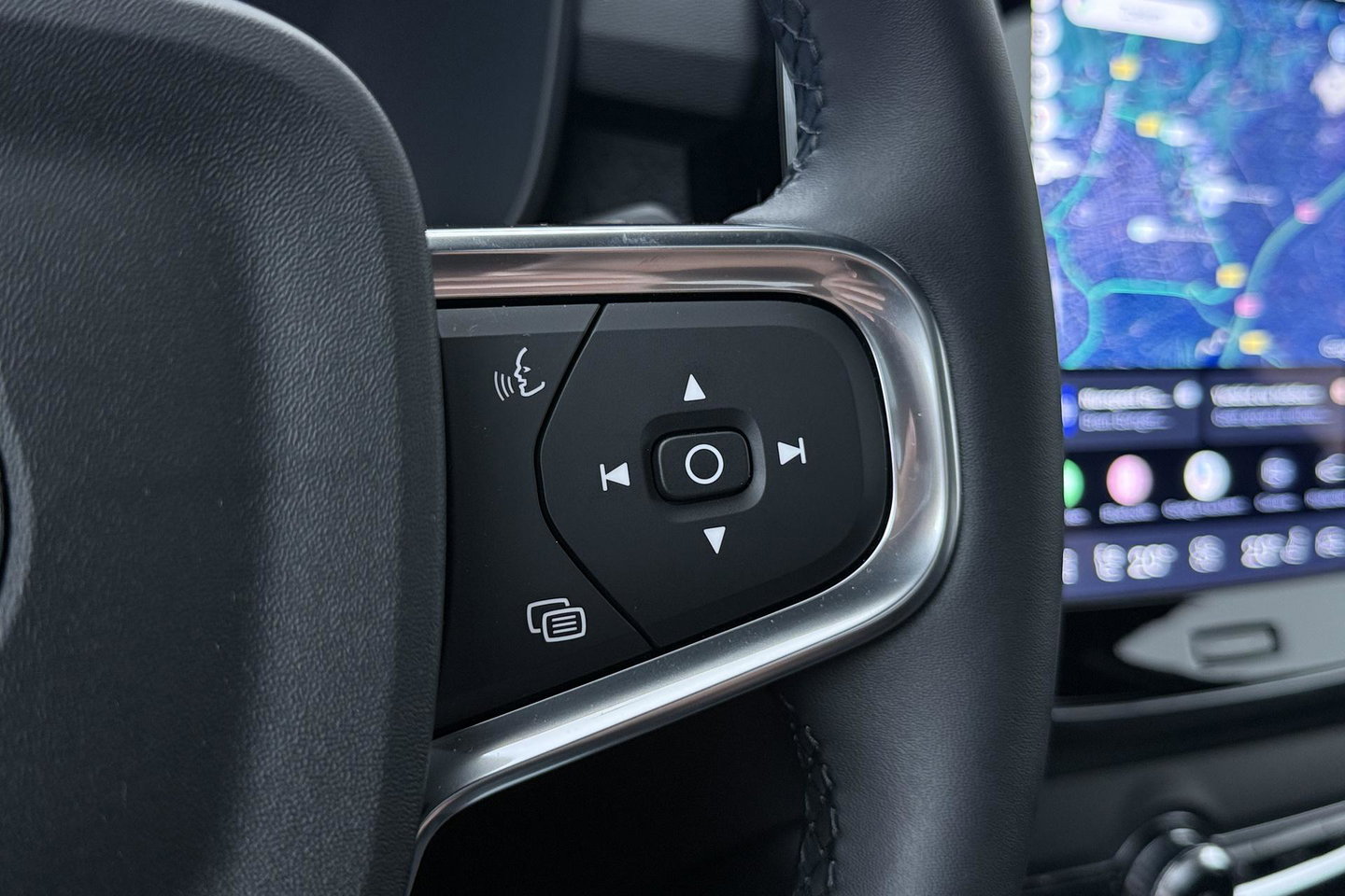 Volvo EX40 Single Motor Extended Range Plus Black Ed. 82 kWh | ACC | Panoramadak | 360° Camera | Harman/Kardon | BLIS | 20 Inch