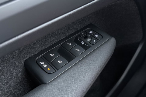 Volvo EX40 Single Motor Extended Range Plus Black Ed. 82 kWh | ACC | Panoramadak | 360° Camera | Harman/Kardon | BLIS | 20 Inch