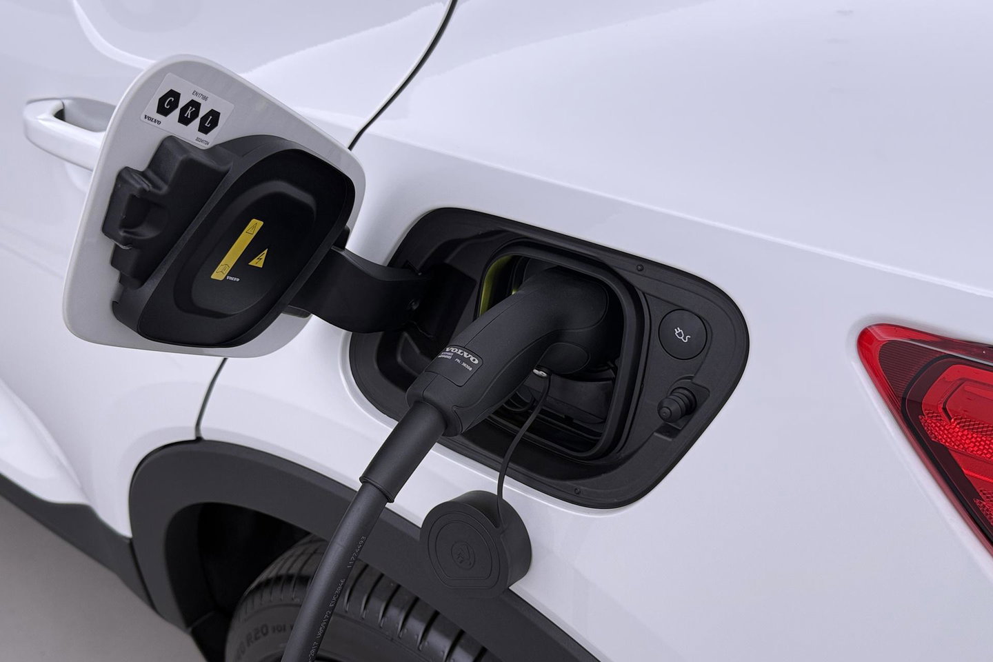 Volvo EX40 Single Motor Extended Range Plus Black Ed. 82 kWh | ACC | Panoramadak | 360° Camera | Harman/Kardon | BLIS | 20 Inch