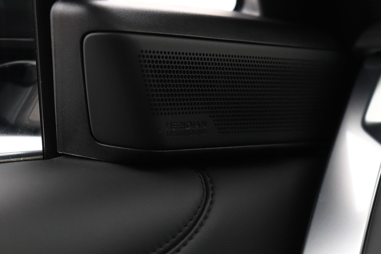 Land Rover Range Rover 3.0 P460e HSE PHEV | Meridian Surround | ClearSight | Trekhaak | Luchtvering | Panoramadak