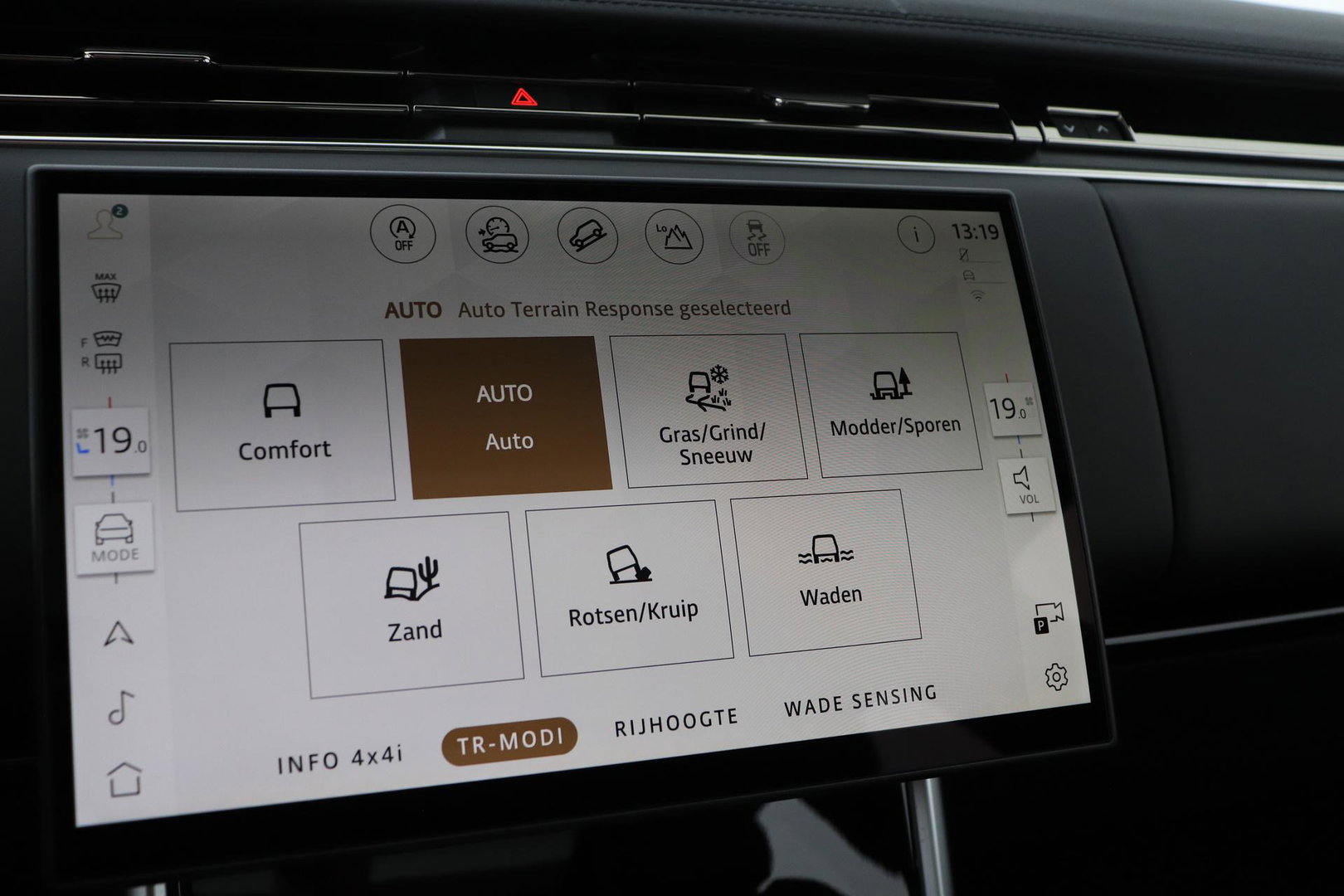 Land Rover Range Rover 3.0 P460e HSE PHEV | Meridian Surround | ClearSight | Trekhaak | Luchtvering | Panoramadak