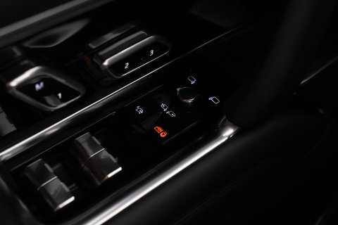 Land Rover Range Rover 3.0 P460e HSE PHEV | Meridian Surround | ClearSight | Trekhaak | Luchtvering | Panoramadak