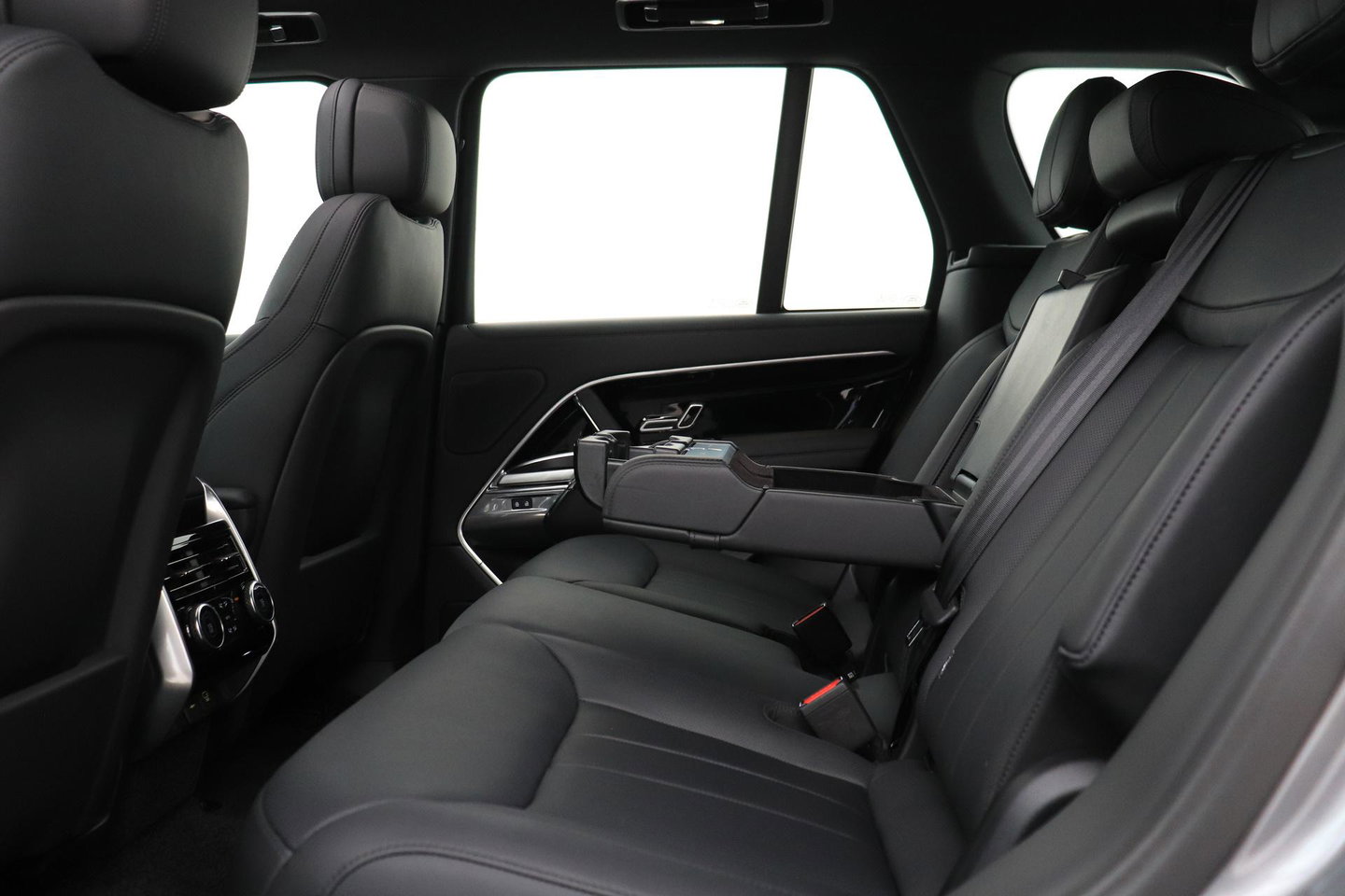 Land Rover Range Rover 3.0 P460e HSE PHEV | Meridian Surround | ClearSight | Trekhaak | Luchtvering | Panoramadak