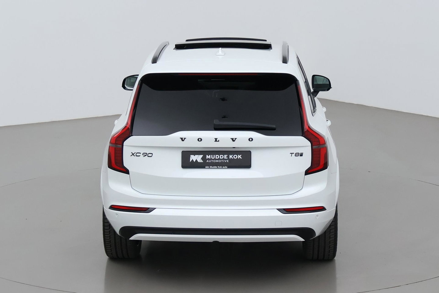 Volvo XC90 T8 Plug-in hybrid Ultra Black Edition | Luchtvering | Trekhaak | Head-Up | 360° Camera | Panoramadak