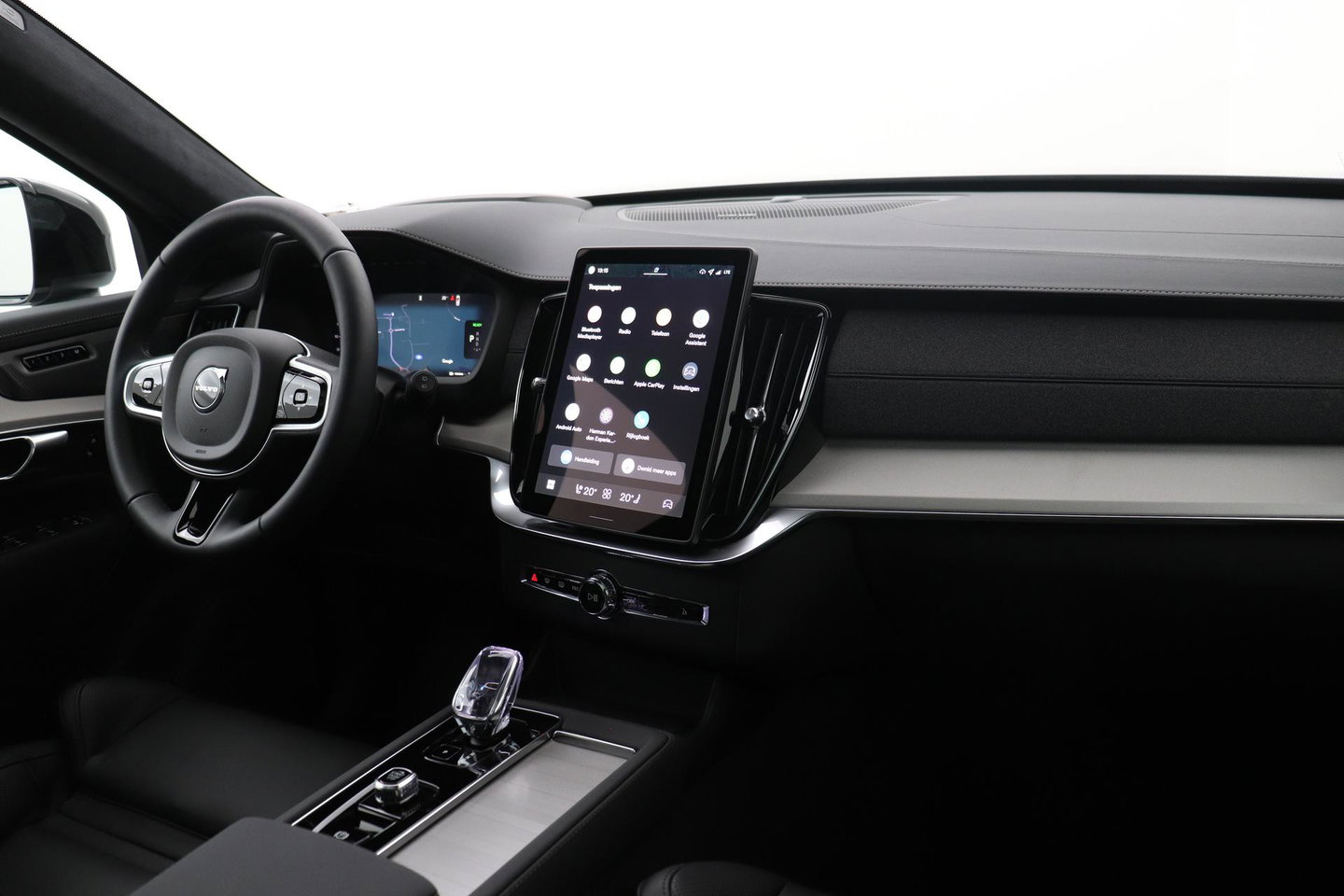 Volvo XC90 T8 Plug-in hybrid Ultra Black Edition | Luchtvering | Trekhaak | Head-Up | 360° Camera | Panoramadak