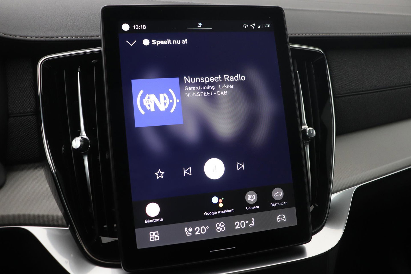 Volvo XC90 T8 Plug-in hybrid Ultra Black Edition | Luchtvering | Trekhaak | Head-Up | 360° Camera | Panoramadak
