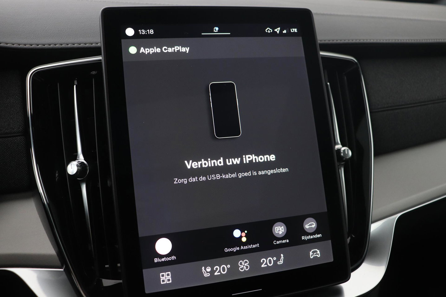 Volvo XC90 T8 Plug-in hybrid Ultra Black Edition | Luchtvering | Trekhaak | Head-Up | 360° Camera | Panoramadak