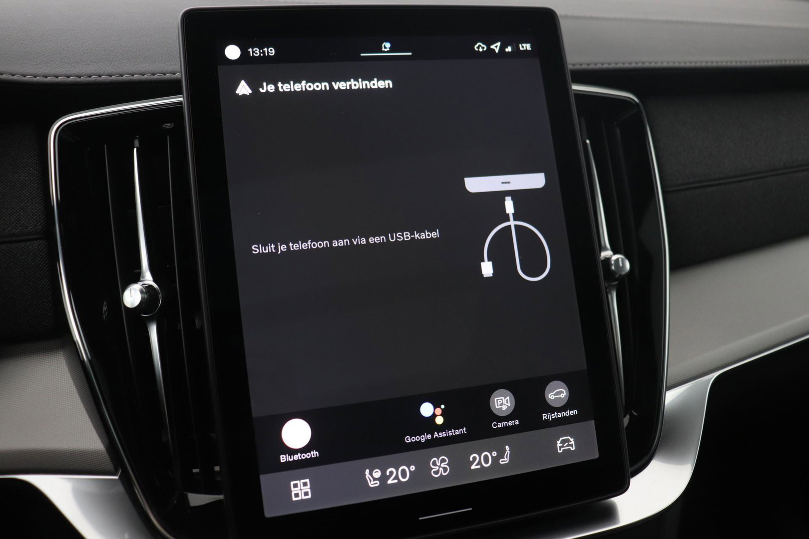 Volvo XC90 T8 Plug-in hybrid Ultra Black Edition | Luchtvering | Trekhaak | Head-Up | 360° Camera | Panoramadak