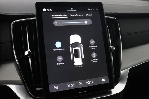 Volvo XC90 T8 Plug-in hybrid Ultra Black Edition | Luchtvering | Trekhaak | Head-Up | 360° Camera | Panoramadak