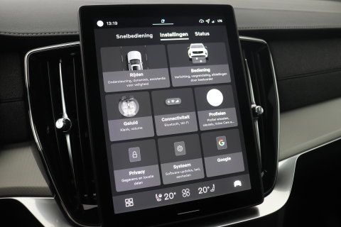 Volvo XC90 T8 Plug-in hybrid Ultra Black Edition | Luchtvering | Trekhaak | Head-Up | 360° Camera | Panoramadak