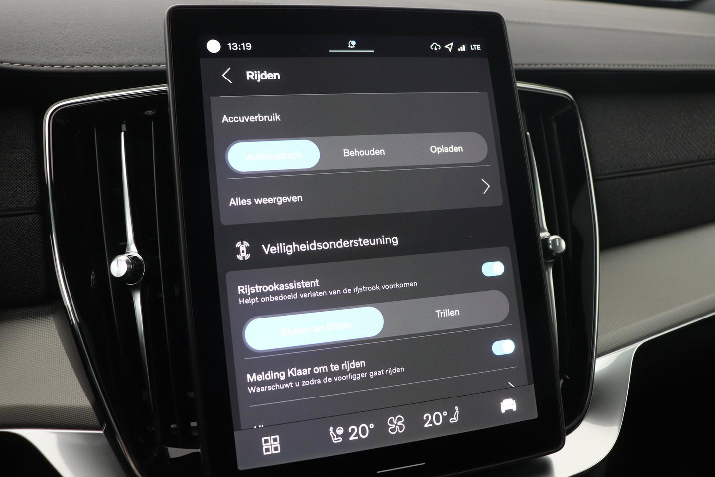 Volvo XC90 T8 Plug-in hybrid Ultra Black Edition | Luchtvering | Trekhaak | Head-Up | 360° Camera | Panoramadak
