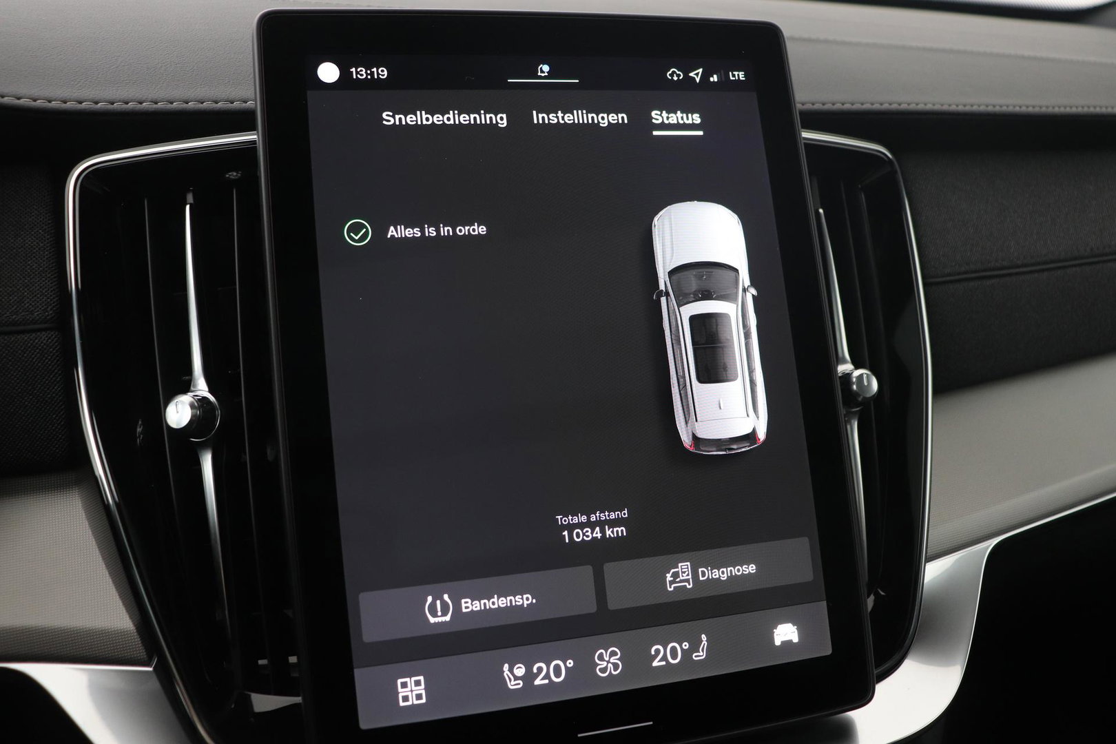 Volvo XC90 T8 Plug-in hybrid Ultra Black Edition | Luchtvering | Trekhaak | Head-Up | 360° Camera | Panoramadak