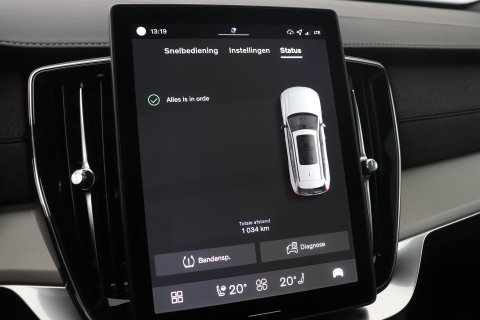 Volvo XC90 T8 Plug-in hybrid Ultra Black Edition | Luchtvering | Trekhaak | Head-Up | 360° Camera | Panoramadak