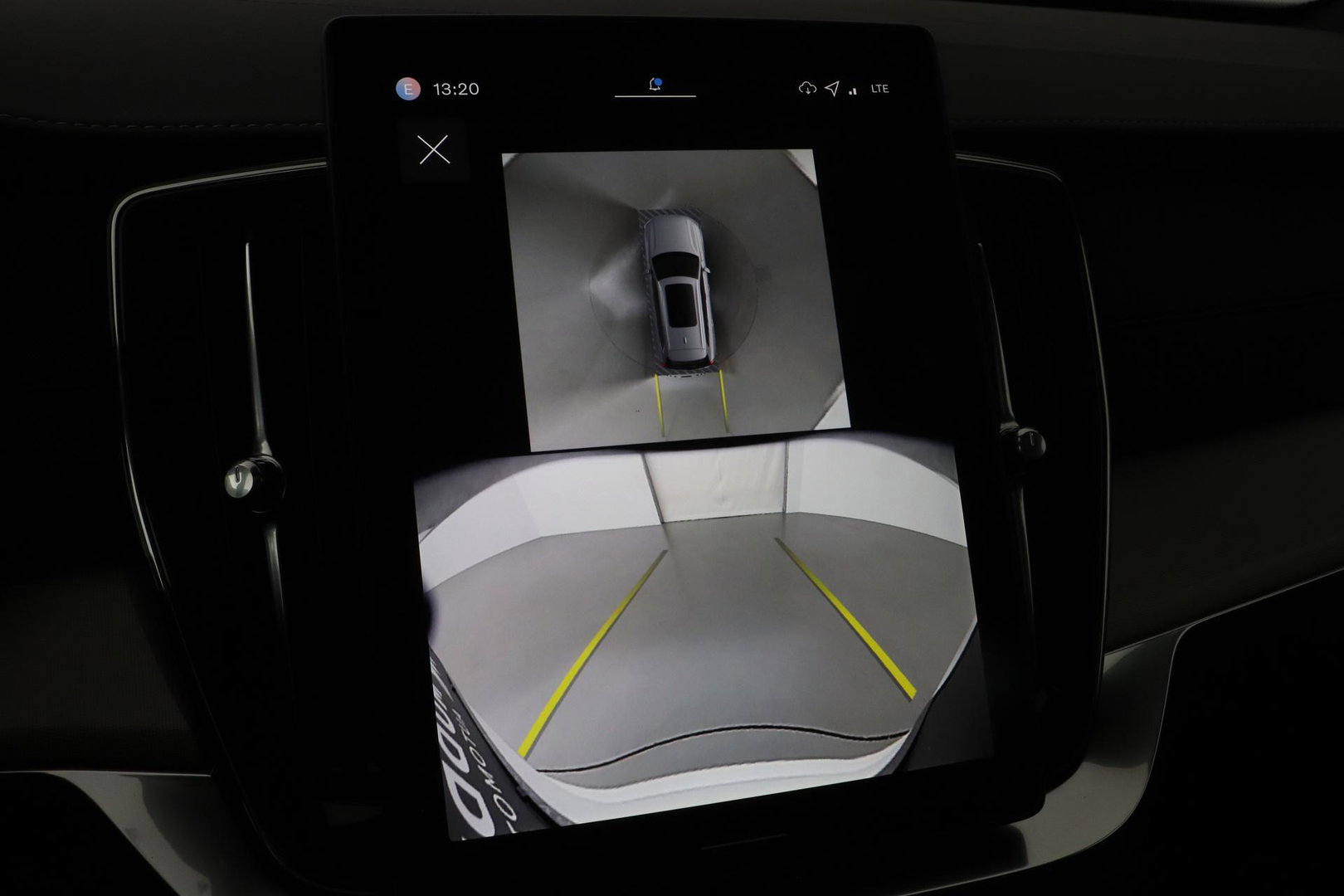 Volvo XC90 T8 Plug-in hybrid Ultra Black Edition | Luchtvering | Trekhaak | Head-Up | 360° Camera | Panoramadak