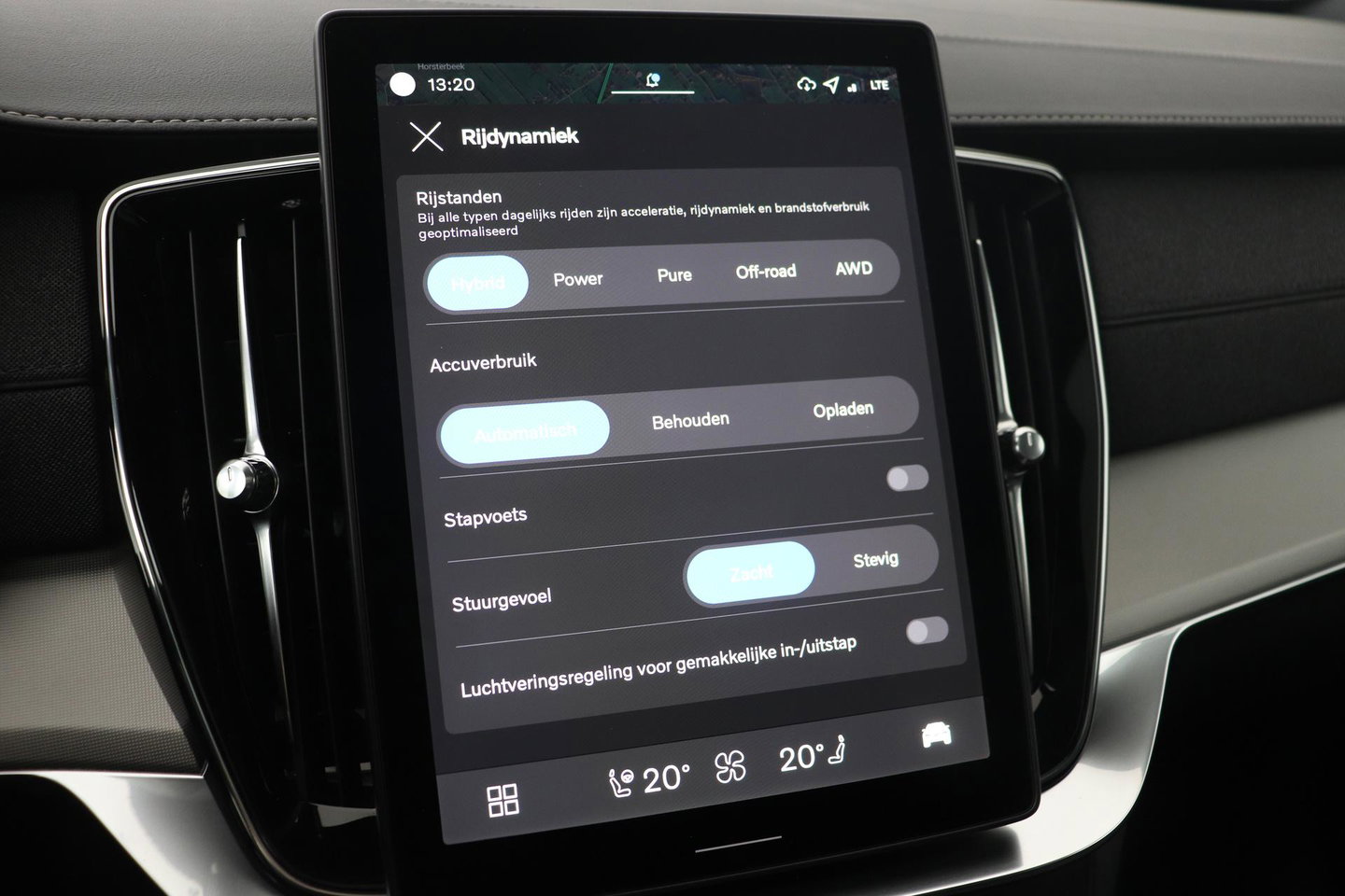 Volvo XC90 T8 Plug-in hybrid Ultra Black Edition | Luchtvering | Trekhaak | Head-Up | 360° Camera | Panoramadak
