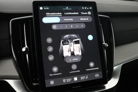 Volvo XC90 T8 Plug-in hybrid Ultra Black Edition | Luchtvering | Trekhaak | Head-Up | 360° Camera | Panoramadak