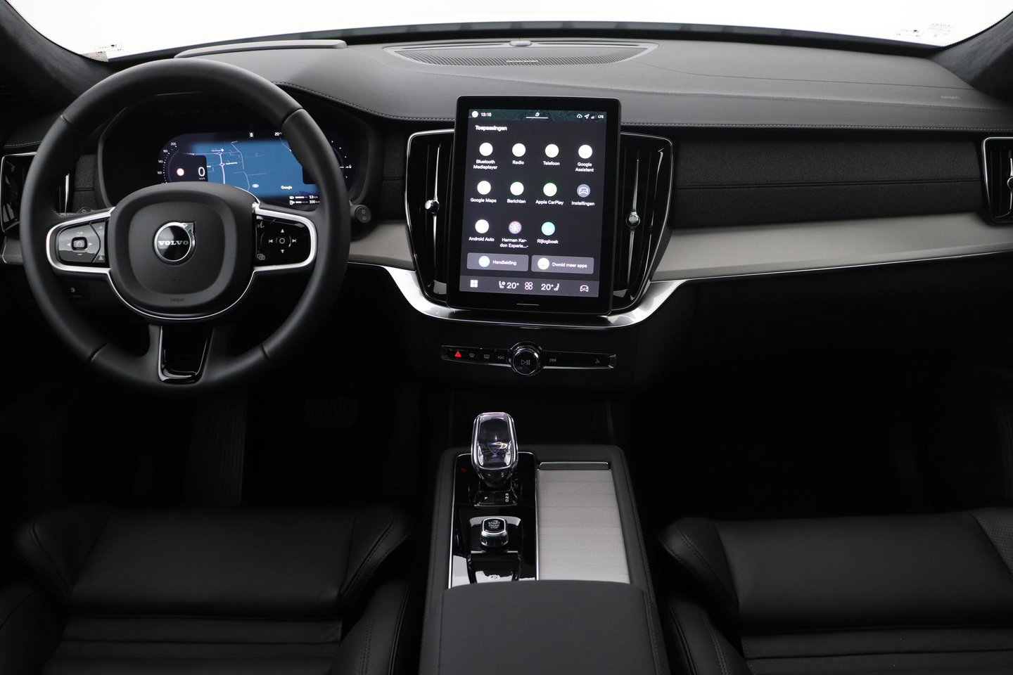 Volvo XC90 T8 Plug-in hybrid Ultra Black Edition | Luchtvering | Trekhaak | Head-Up | 360° Camera | Panoramadak