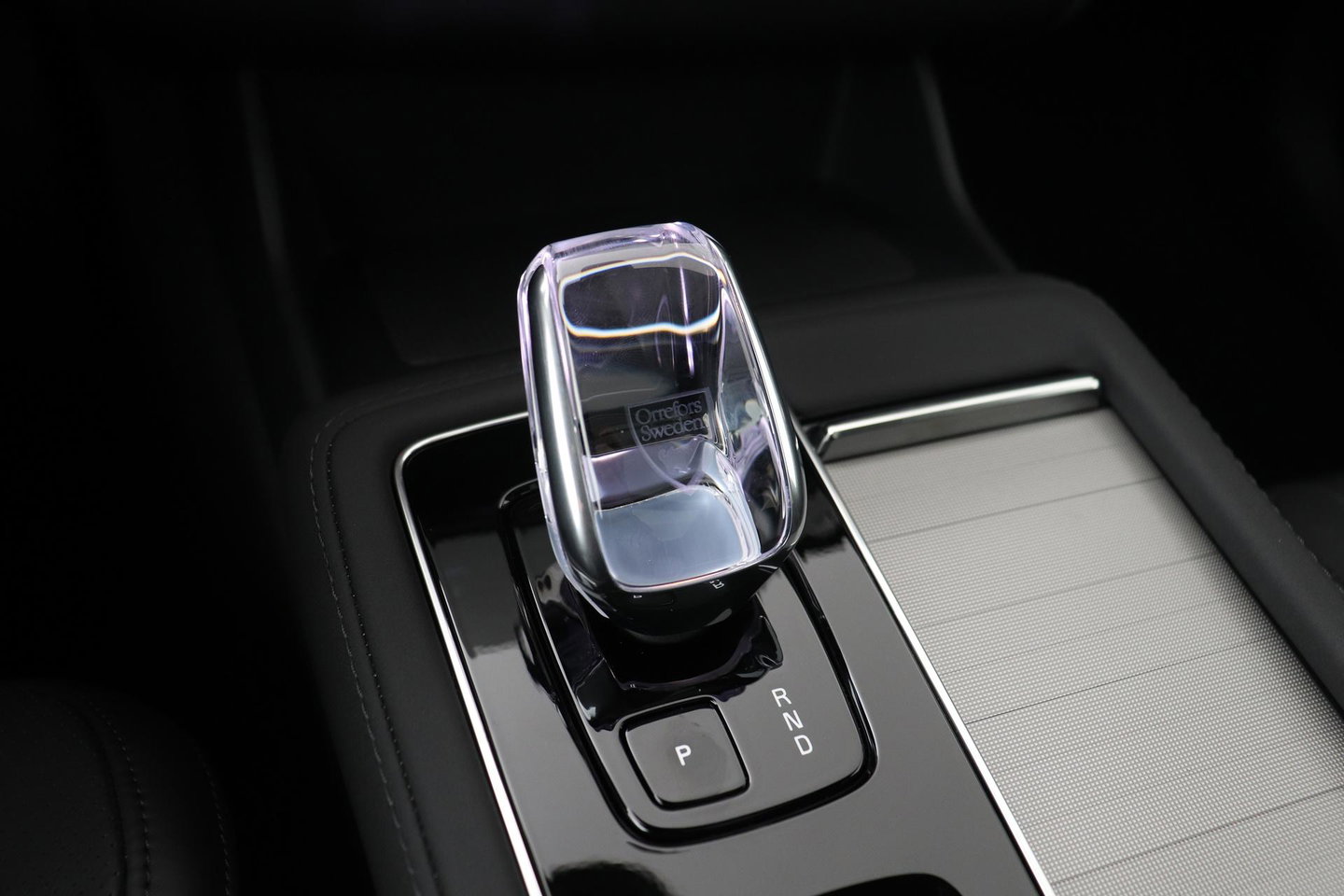 Volvo XC90 T8 Plug-in hybrid Ultra Black Edition | Luchtvering | Trekhaak | Head-Up | 360° Camera | Panoramadak