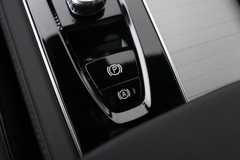 Volvo XC90 T8 Plug-in hybrid Ultra Black Edition | Luchtvering | Trekhaak | Head-Up | 360° Camera | Panoramadak