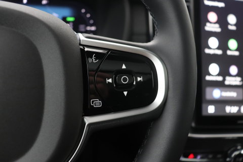 Volvo XC90 T8 Plug-in hybrid Ultra Black Edition | Luchtvering | Trekhaak | Head-Up | 360° Camera | Panoramadak