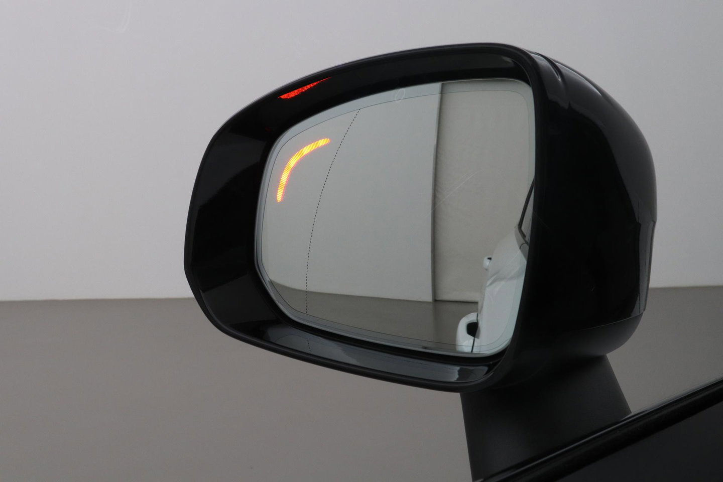 Volvo XC90 T8 Plug-in hybrid Ultra Black Edition | Luchtvering | Trekhaak | Head-Up | 360° Camera | Panoramadak