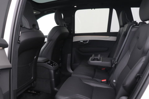 Volvo XC90 T8 Plug-in hybrid Ultra Black Edition | Luchtvering | Trekhaak | Head-Up | 360° Camera | Panoramadak