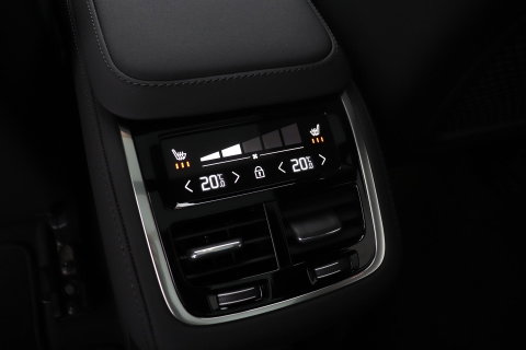 Volvo XC90 T8 Plug-in hybrid Ultra Black Edition | Luchtvering | Trekhaak | Head-Up | 360° Camera | Panoramadak