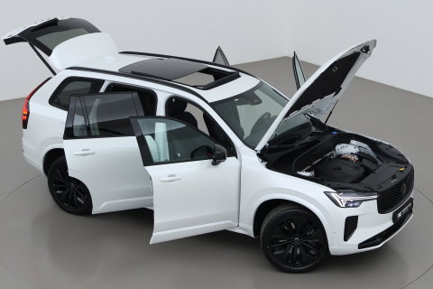 Volvo XC90 T8 Plug-in hybrid Ultra Black Edition | Luchtvering | Trekhaak | Head-Up | 360° Camera | Panoramadak