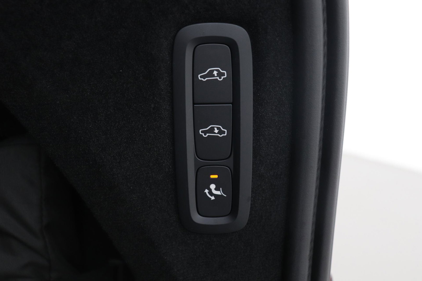 Volvo XC90 T8 Plug-in hybrid Ultra Black Edition | Luchtvering | Trekhaak | Head-Up | 360° Camera | Panoramadak