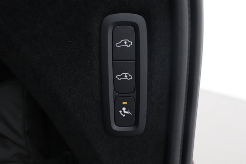 Volvo XC90 T8 Plug-in hybrid Ultra Black Edition | Luchtvering | Trekhaak | Head-Up | 360° Camera | Panoramadak