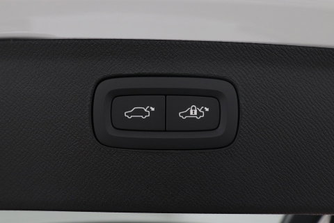 Volvo XC90 T8 Plug-in hybrid Ultra Black Edition | Luchtvering | Trekhaak | Head-Up | 360° Camera | Panoramadak