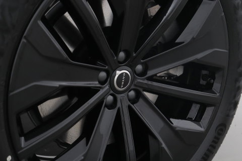 Volvo XC90 T8 Plug-in hybrid Ultra Black Edition | Luchtvering | Trekhaak | Head-Up | 360° Camera | Panoramadak