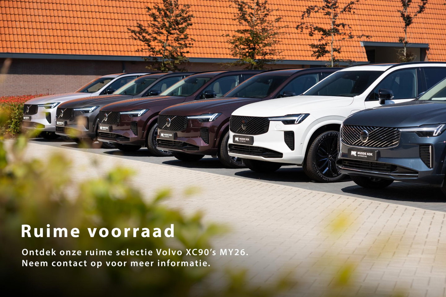 Volvo XC90 T8 Plug-in hybrid Ultra Black Edition | Luchtvering | Trekhaak | Head-Up | 360° Camera | Panoramadak