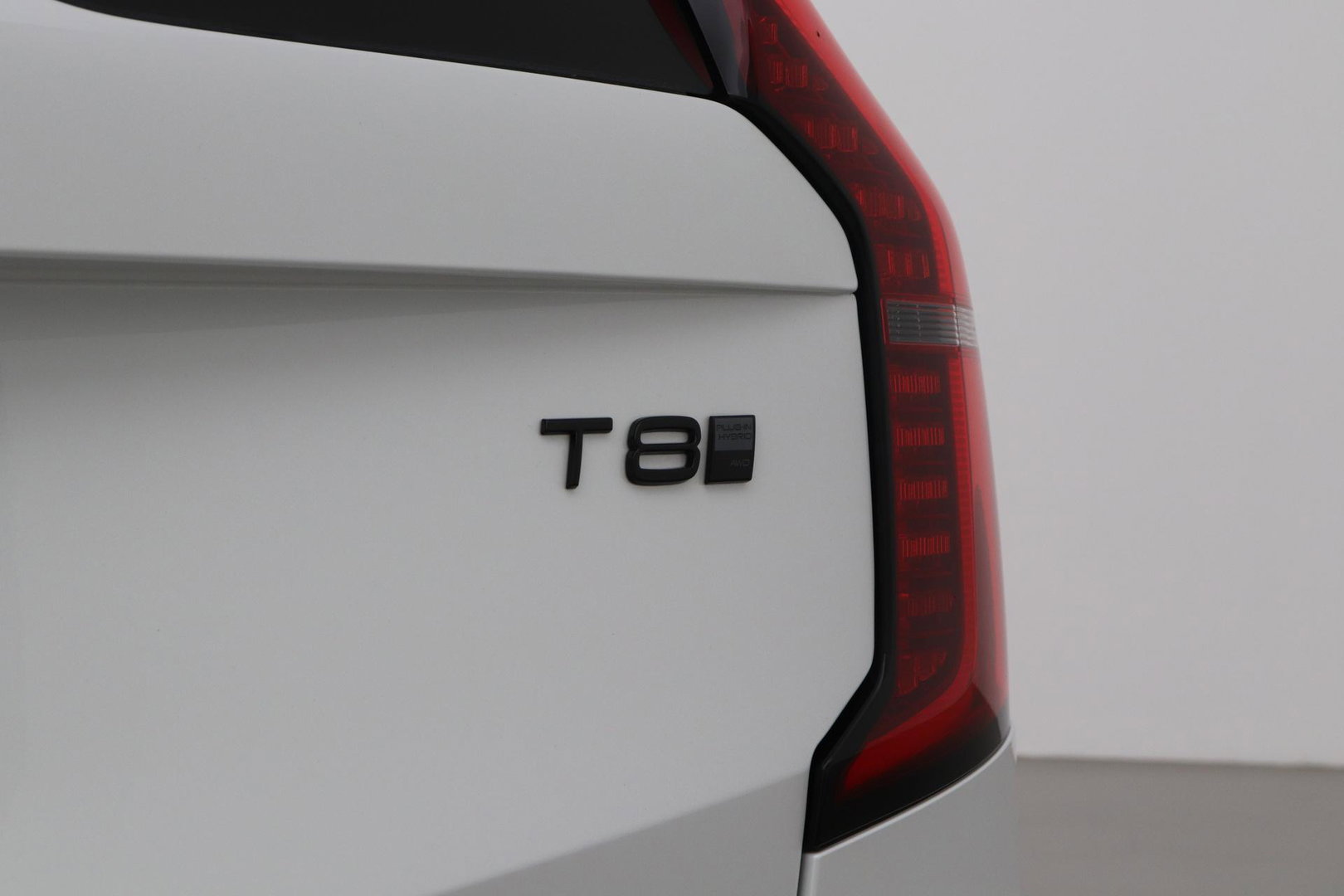 Volvo XC90 T8 Plug-in hybrid Ultra Black Edition | Luchtvering | Trekhaak | Head-Up | 360° Camera | Panoramadak
