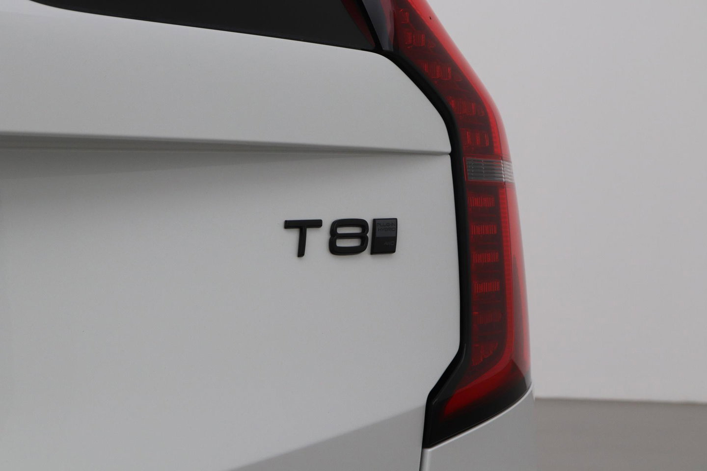Volvo XC90 T8 Plug-in hybrid Ultra Black Edition | Luchtvering | Trekhaak | Head-Up | 360° Camera | Panoramadak
