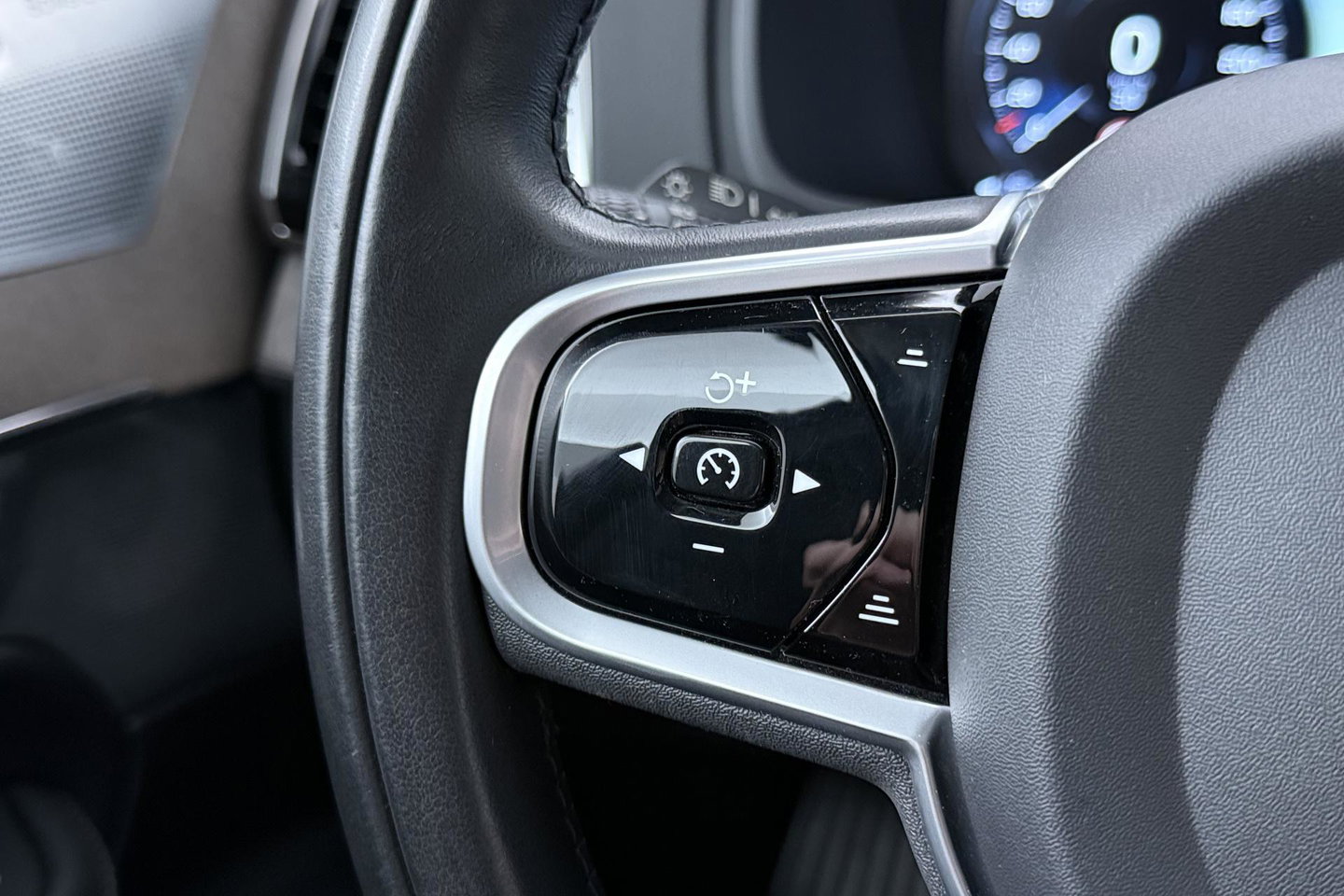 Volvo XC90 2.0 B5 AWD Inscription | GRIJS KENTEKEN | Bowers&Wilkins | Luchtvering | Head-Up | Massage+Ventilatie | Trekhaak