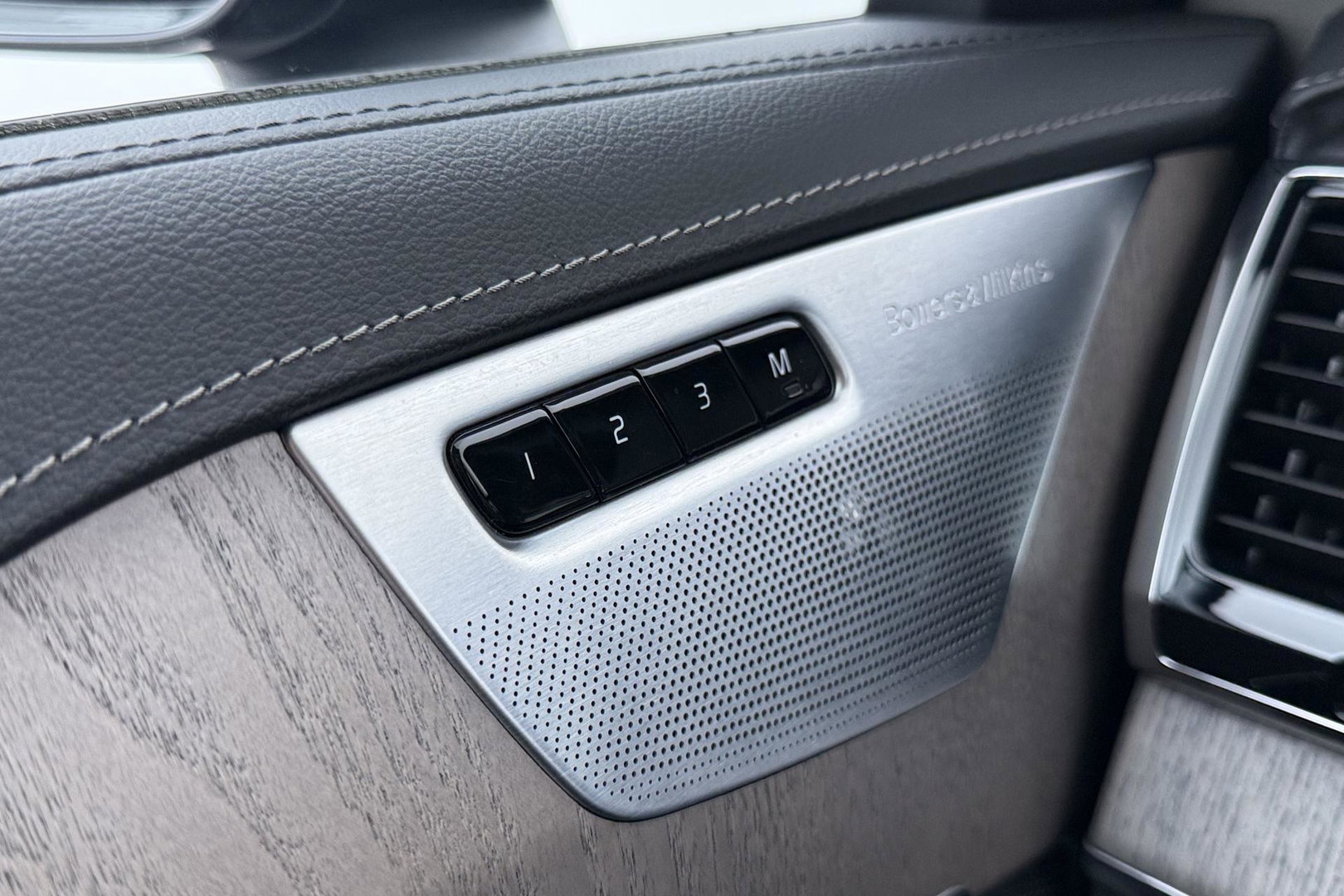 Volvo XC90 2.0 B5 AWD Inscription | GRIJS KENTEKEN | Bowers&Wilkins | Luchtvering | Head-Up | Massage+Ventilatie | Trekhaak