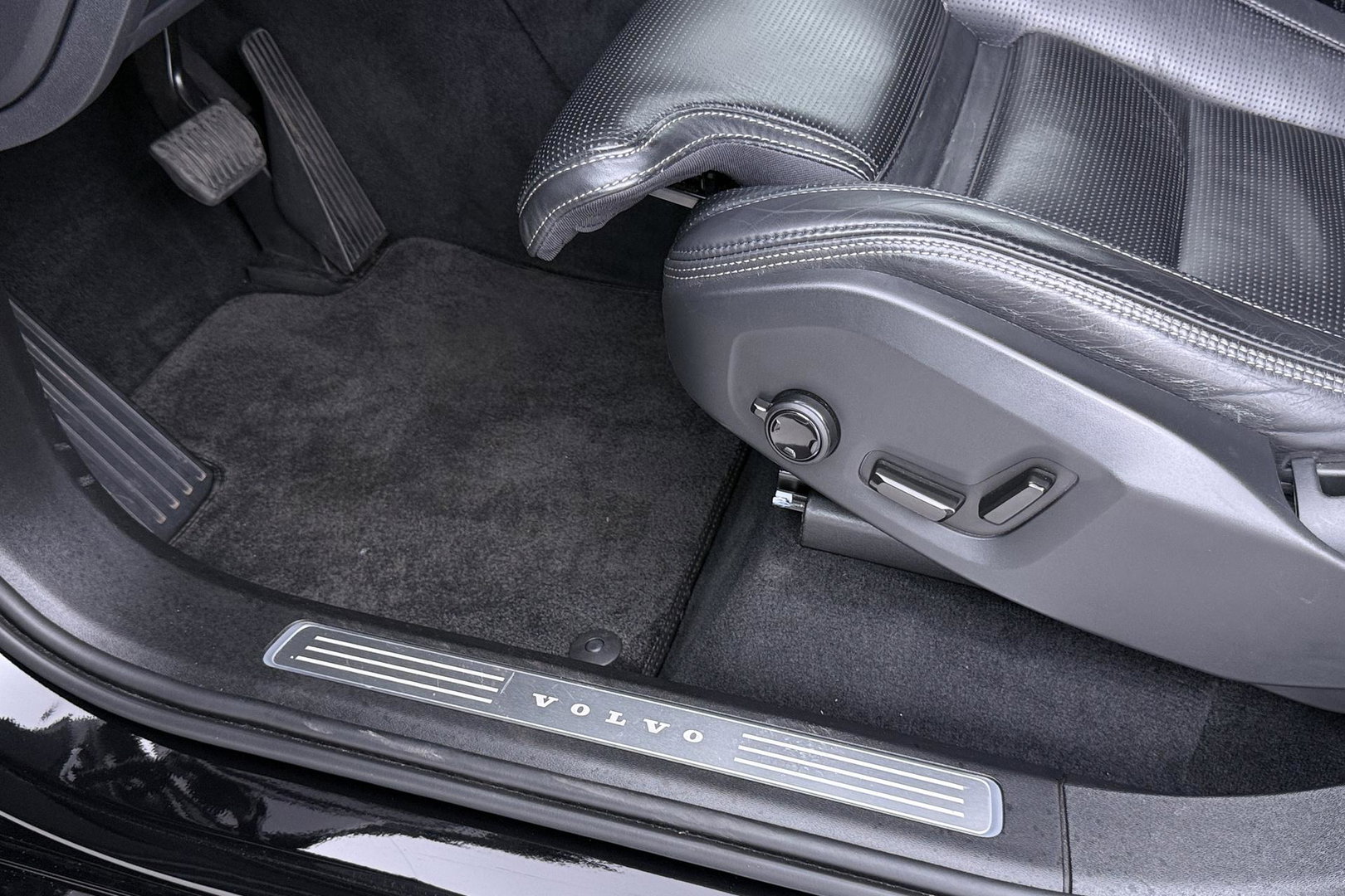 Volvo XC90 2.0 B5 AWD Inscription | GRIJS KENTEKEN | Bowers&Wilkins | Luchtvering | Head-Up | Massage+Ventilatie | Trekhaak