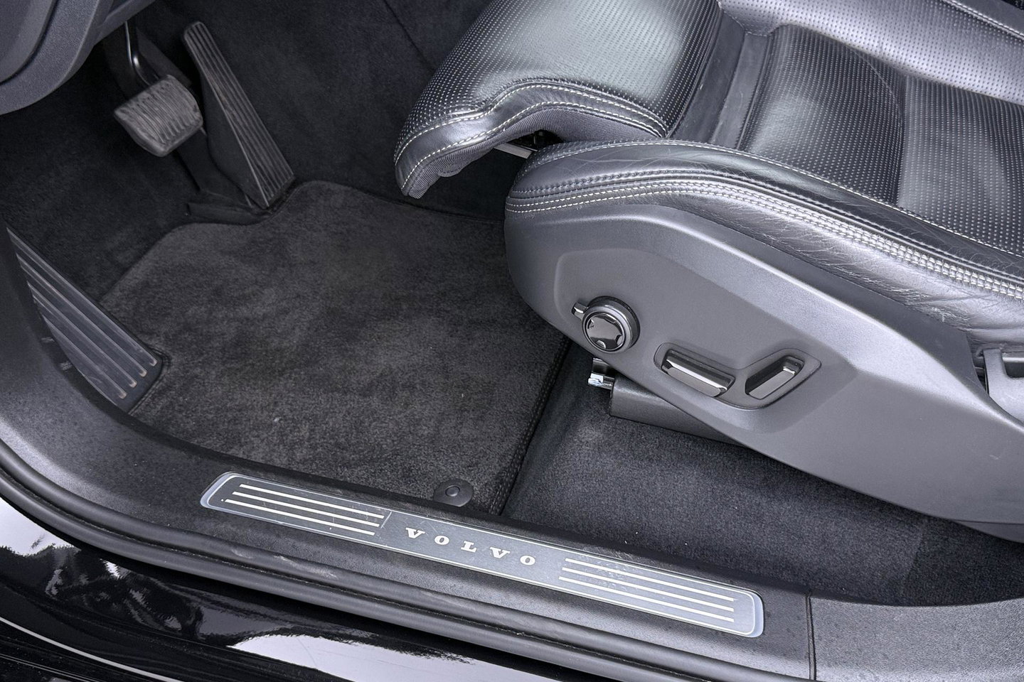 Volvo XC90 2.0 B5 AWD Inscription | GRIJS KENTEKEN | Bowers&Wilkins | Luchtvering | Head-Up | Massage+Ventilatie | Trekhaak