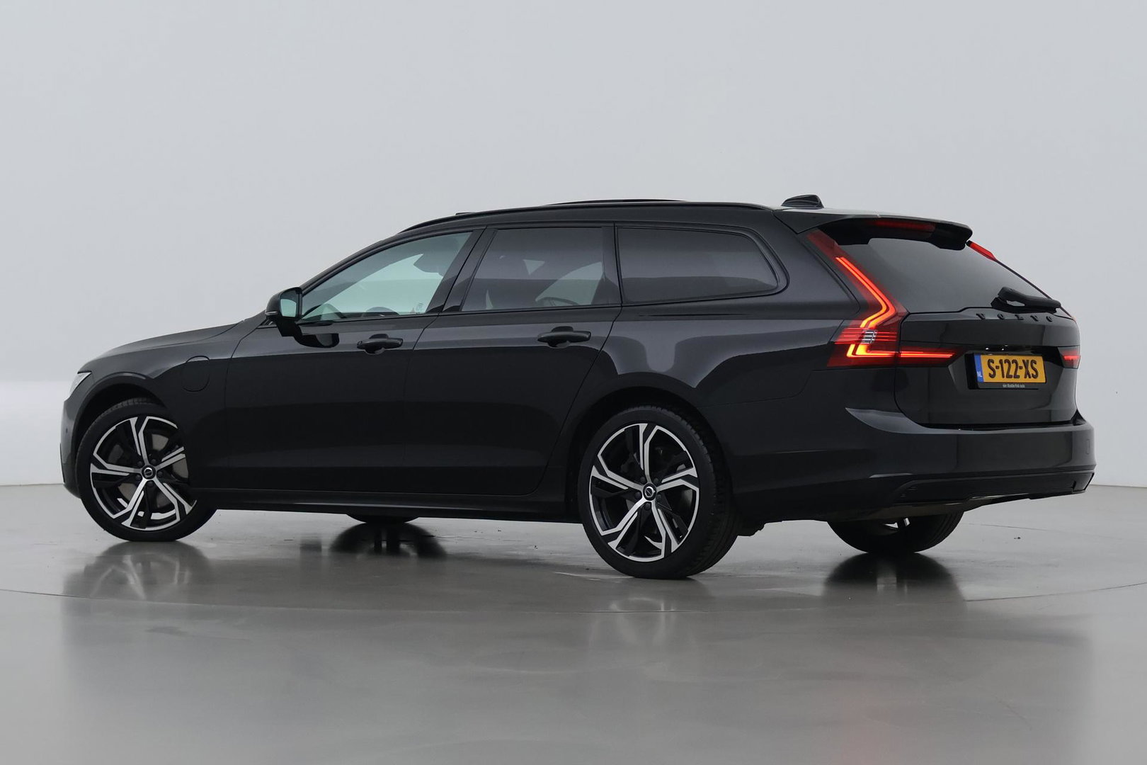 Volvo V90 2.0 T6 AWD R-Design | FACELIFT! | Bowers&Wilkins | Panoramadak | Head-Up | 360° Camera | 19 Inch