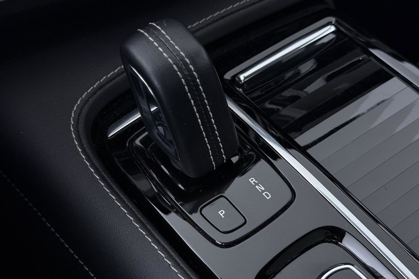 Volvo V90 2.0 T6 AWD R-Design | FACELIFT! | Bowers&Wilkins | Panoramadak | Head-Up | 360° Camera | 19 Inch