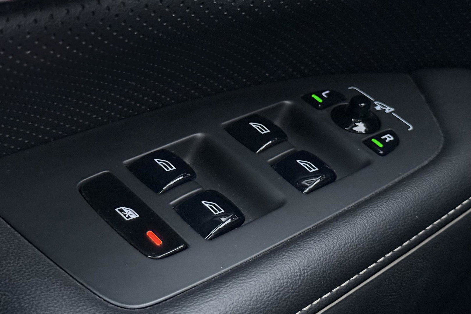 Volvo V90 2.0 T6 AWD R-Design | FACELIFT! | Bowers&Wilkins | Panoramadak | Head-Up | 360° Camera | 19 Inch