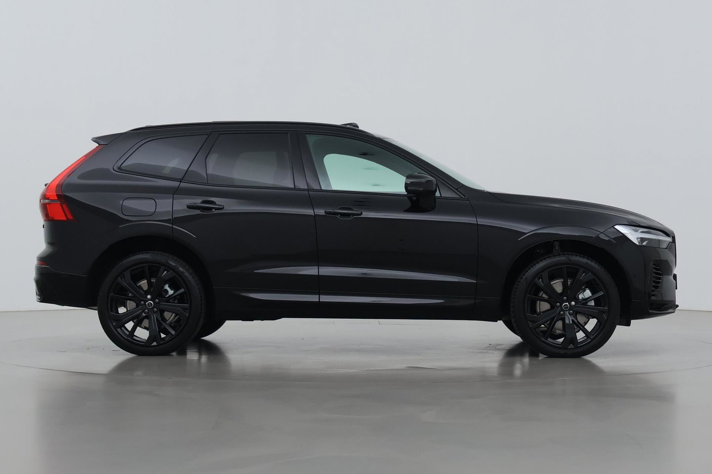 Volvo XC60 T8 Plug-in hybrid Ultra Black Edition | ACC | Panoramadak | Bowers&Wilkins | Head-Up | 360° Camera | Massage+Ventilatie | 21 inch